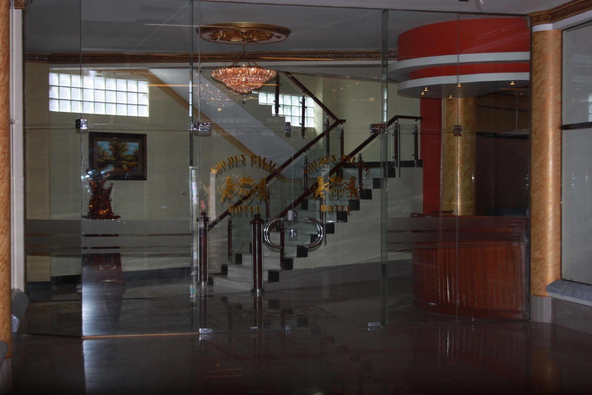 Golden Palace ลาปาซ ภายนอก รูปภาพ